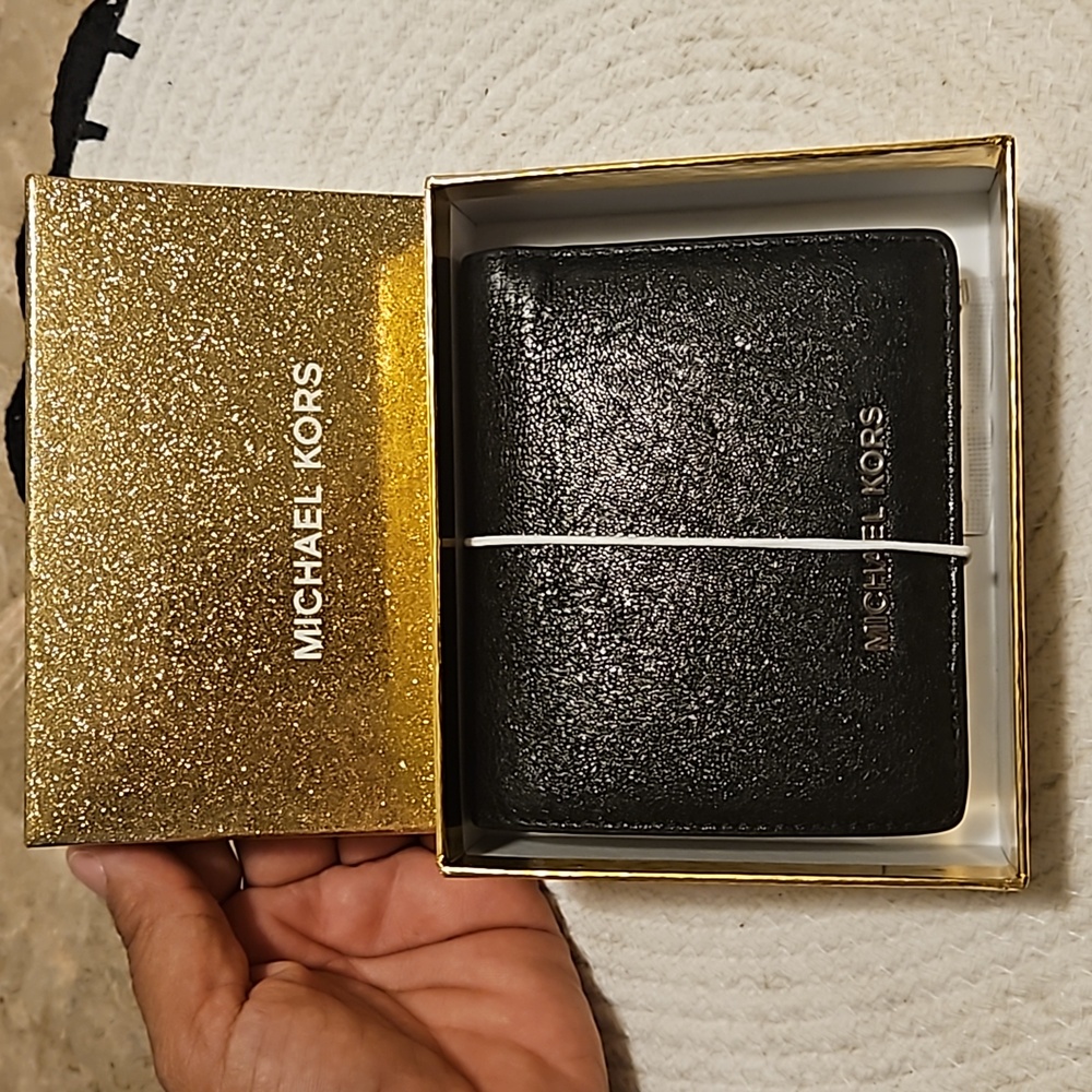 MK Wallet - Picture 5 of 5